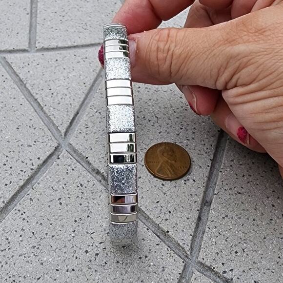 Milor Silver Tone Polished Glitter Stainless Steel Stretchy Link Bracelet - Picture 5 of 6